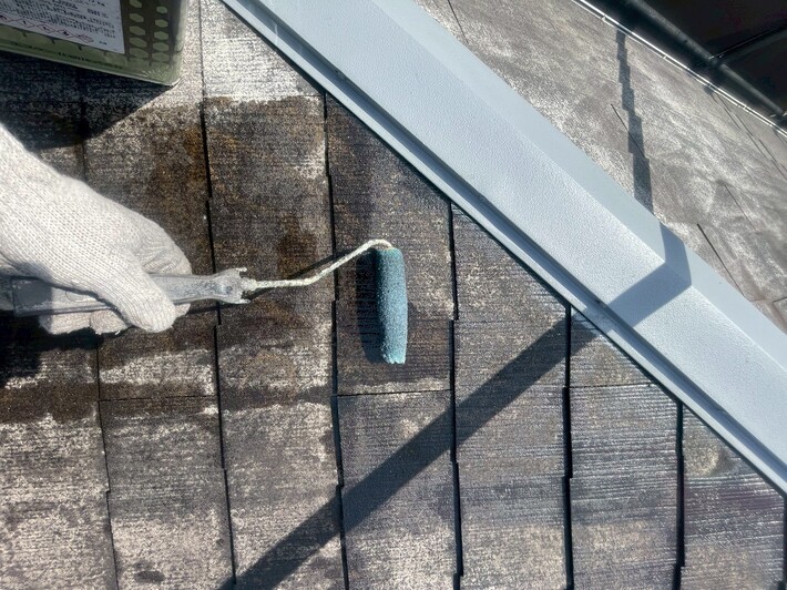 梅雨の季節、屋根を守るための最適な対策を今すぐ！